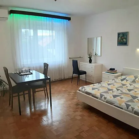 Roomserv Λιουμπλιάνα